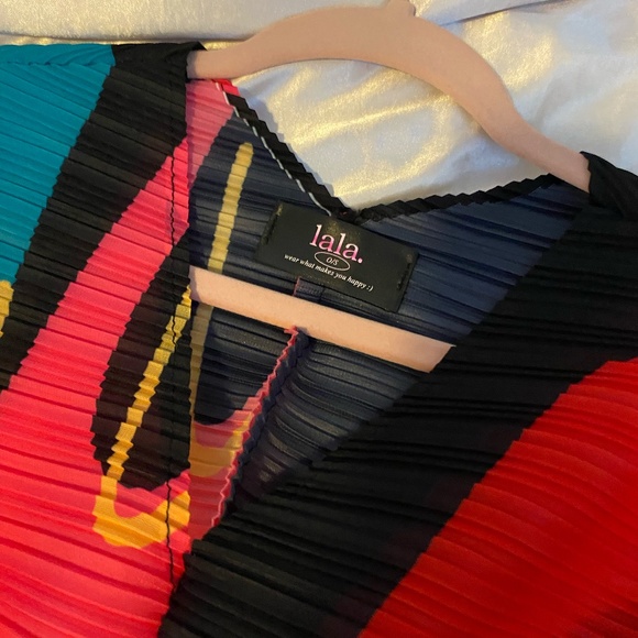 Dressed in LALA Black and Vibrant Abstract Midi Dress - Picture 2 of 4